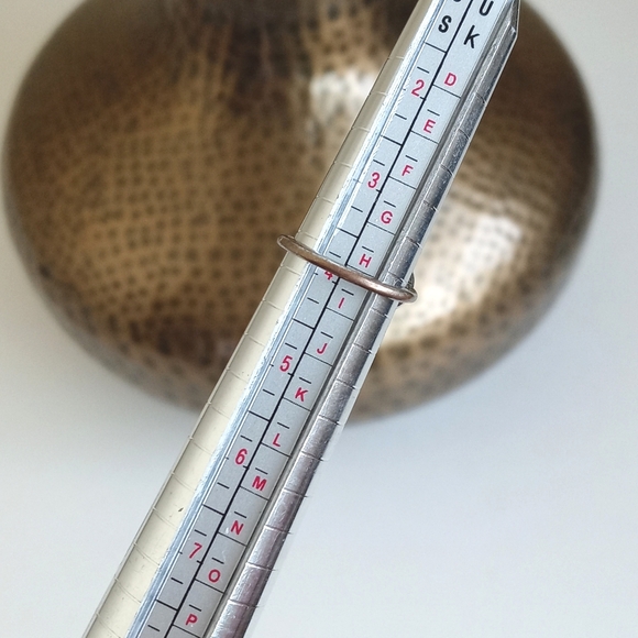 Vintage Silver Infinity Knot Ring 4 - Picture 9 of 11